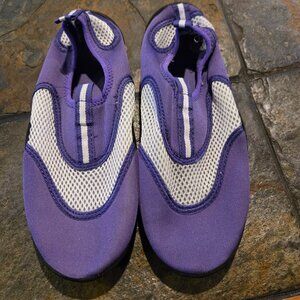 Slip On Water Shoes/Aqua Socks - Size Large 7/8
